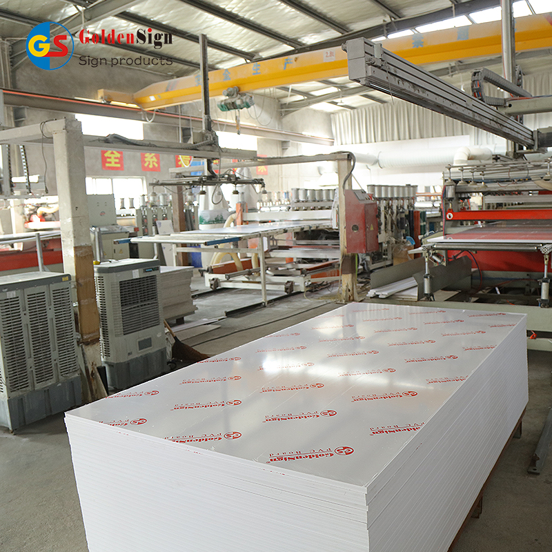 Manufacturer alamar Zinariya Hard mai sheki 1.22*2.44 Launi PVC Celuka Board Pvc Foam Sheet